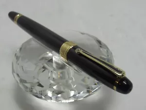 GORGEOUS HIGH QUALITY HERO BLACK AND GOLD ROLLER BALL PEN - Picture 1 of 3