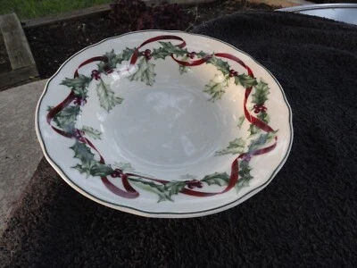 Charter Club зимняя гирлянда красная лента Holly зубчатый белый в оправе суп чаша - Изображение 1 из 3