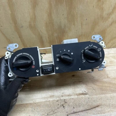 2000-2004 Mitsubishi Montero Sport Heat A/C Temperature Climate Control MR460759 - Image 1 of 4