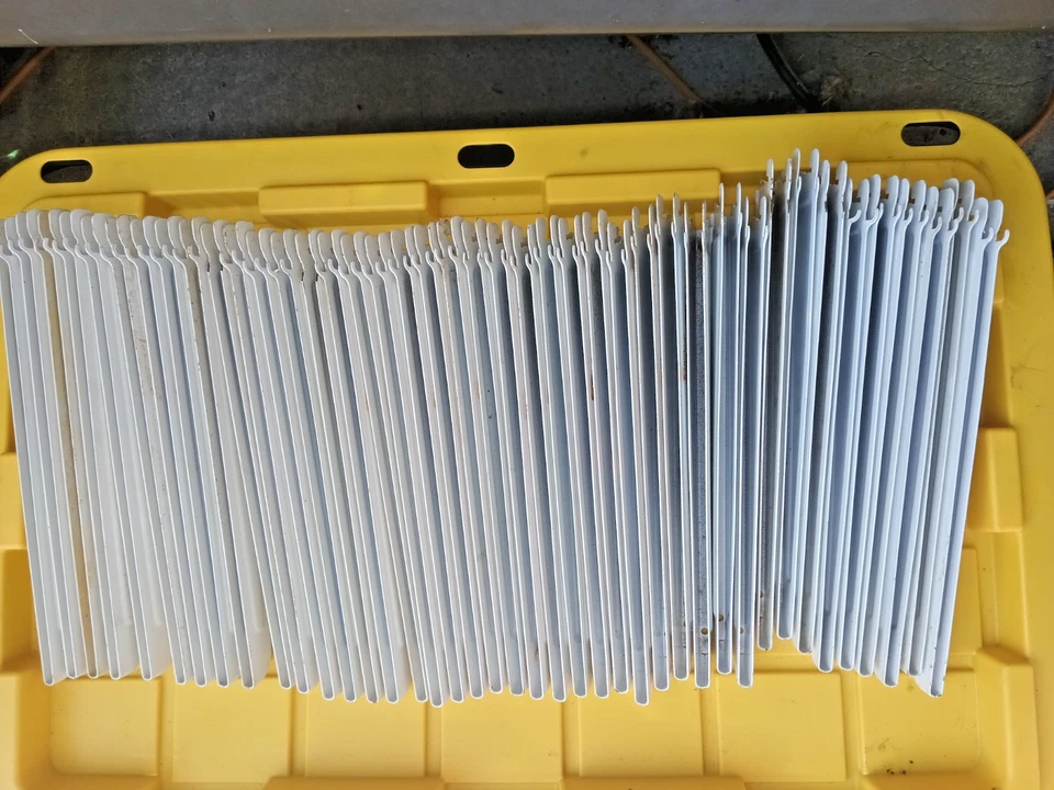 enorme lote de 40 soportes de rack de alambre Closetmaid 09-82564 12 pulgadas, ahorra una tonelada,  Foto 1 de 2