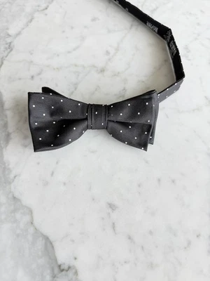 Hugo Boss Negro Lunares Seda Italia Diseñador Lujo Patrón Moderno Foto 1 de 4