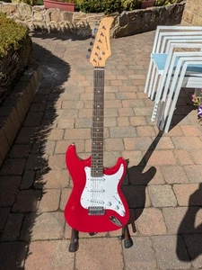 guitarra eléctrica rocket music en rojo - Imagen 1 de 5