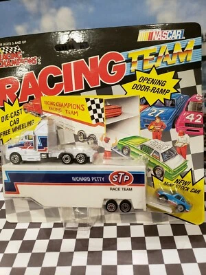 1/87 Racing Champions STP #43 Richard Petty Team Transporter W/Mini stock Car - Image 1 of 4