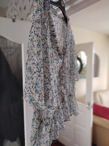 used ladies 24 George floral blouse pit to pit 26 inches L 30 good condition - Picture 1 of 6