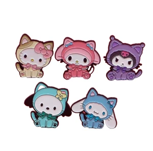 Prendedores Sanrio Hello Kitty & Friends 5 piezas - Pochaco, Kuromi, My Melody & Cinnamorol - Imagen 1 de 8