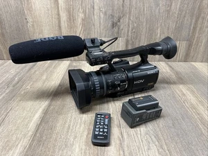 Sony HVR-V1U 1080i MiniDV Camera W/ 2 Batteries + Remote + RODE Mic - Picture 1 of 22