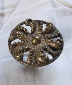 Beautiful Antique Ornate Drawer Pull. - Picture 1 of 14