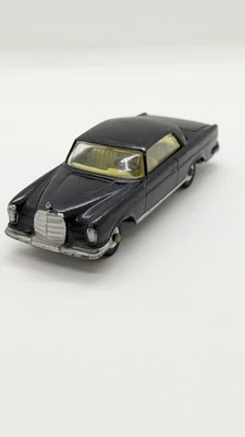 Corgi Toys Mercedes-Benz 220 SE coupe 1/43 nero - Immagine 1 di 4
