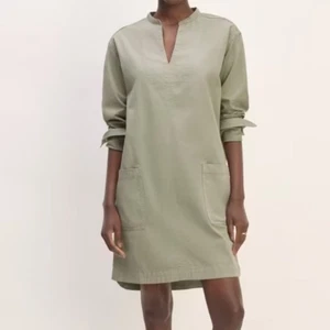 Mini Vestido Everlane Verde Salvia Manga Larga Utilitario Grande - Imagen 1 de 15