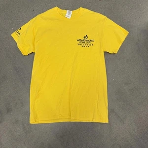 Wizard World Comic Con 2013 Yellow Volunteer Shirt Mens M Fast Free Shipping - Picture 1 of 6