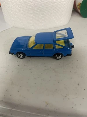 1980s Corgi Rover 3500, Made in Great Britain Blue w Yellow Interior 1/64 Scale - Image 1 of 4
