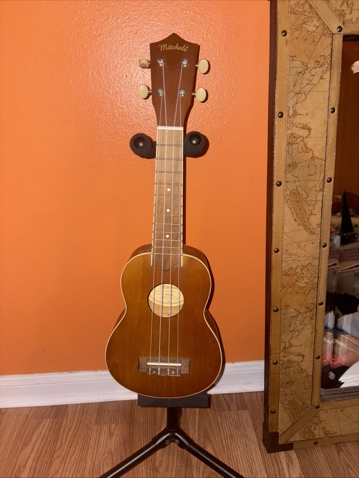 Ukelele soprano Mitchell natural con soporte Foto 1 de 4