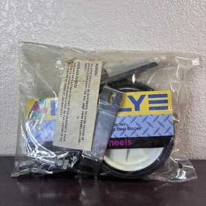 Vintage 1996 Toys “R” Us Rally Bicycle Training Wheels Kit By Geoffrey Inc. - Picture 1 of 7
