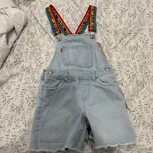 LEVI- Girls Levi's® Denim Shortalls-Rainbow Straps-Size 5 - Never used ! Unique - Picture 1 of 4