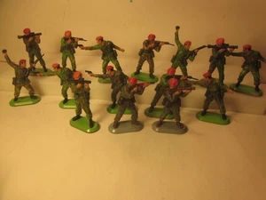 BRITAINS SUPER DEETAIL LOT/15, WW II BRITISH RED CAP INFANTRY SOLDATEN, ASST. UK - Bild 1 von 8