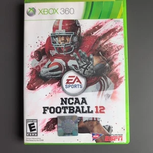 NCAA Football 12 Xbox 360 completo CIB - Foto 1 di 5