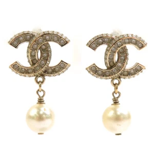 Auth CHANEL CC Logo Pierce Earrings Gold/White Metal/Faux Pearl - r10569k - Picture 1 of 8