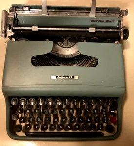 Vintage Lettera 22 Underwood Olivetti Schreibmaschine mit Koffer - Made in Italy - Bild 1 von 6