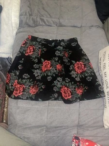 Zara Skirt Size 11/12 Floral Roses Flowers EUC Worn Once - Picture 1 of 7