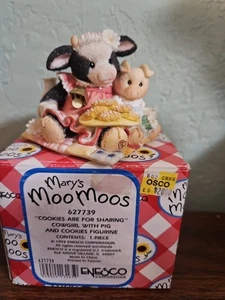 Las galletas Mary's Moo Moo Enesco son para compartir. Vaquera con cerdo y galletas. - Imagen 1 de 4