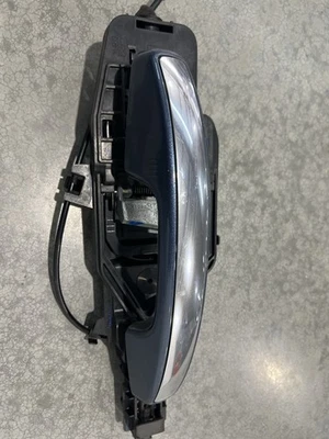 2018-2024 FORD EXPEDITION FRONT LEFT DRIVER SIDE DOOR EXTERIOR HANDLE OEM  - Image 1 of 4