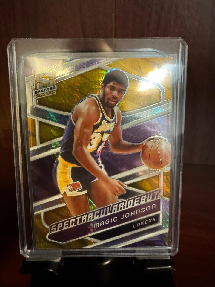 2023 - 24 帕尼尼 Spectra - 壮观首演魔术师约翰逊 #177 金 Prizm /10 — 第 1/4 张图片