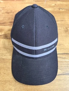 Cappello da golf Travis Mathew S/M nero berretto aderente Yupoong Flex Fit grigio a righe - Foto 1 di 6