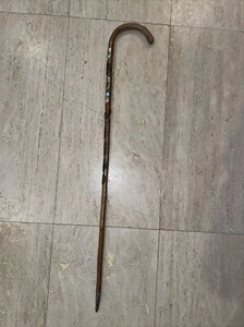 Bastón de madera vintage con insignias alemanas punta de metal 33” - Imagen 1 de 12