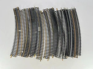 HO 9" 18R Curved Track Lot of 20 Mixed Atlas AHM Tyco Bachmann Brass Nickel Fair - Picture 1 of 5