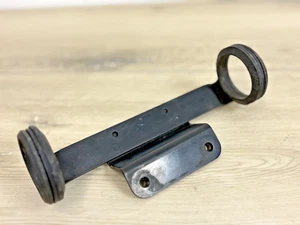 Abrazadera de soporte de soporte de carcasa de faro izquierdo Suzuki 2003-2007 SV650 STD OEM - Imagen 1 de 4