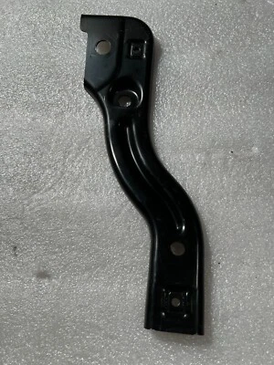 GOOD USED OEM 2020-2023 SIERRA 2500HD / 3500HD LH BUMPER SIDE BRACKET 84683448 - Imagem 1 de 3