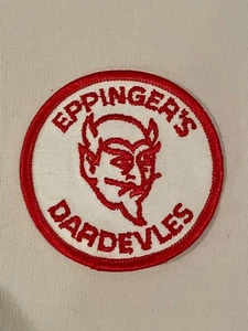 NUOVO Vintage Eppinger's Dardevles Patch Ferro/Cucito Esche Pescatore Pescatore - Foto 1 di 3