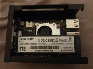 Raspberry Pi 5 | 8GB RAM | PCIe M.2 | 1TB SSD | Metallgehäuse | Active Cooler - Bild 1 von 9