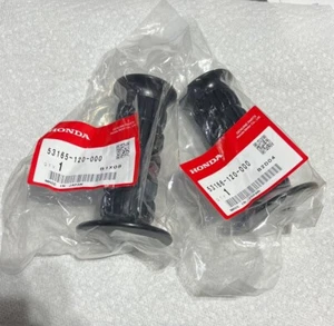 *1EA SET OF OEM HONDA GRIP SET Z50 SOFT TAIL 53166-120-000 53165-120-000(18BL/R) - Picture 1 of 2