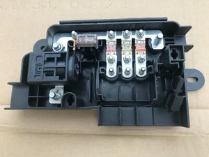 2005 VW PASSAT 3.2 V6 SEL REAR COMPARTMENT FUSEBOX - Picture 1 of 2