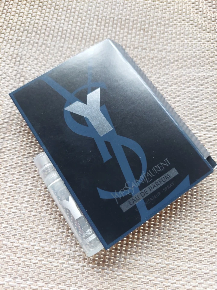 Yves Saint Laurent "Y" EDP Hombre Spray Vial Tubo Muestra con Cubierta Caja 0.04oz/1.2ml Foto 1 de 4