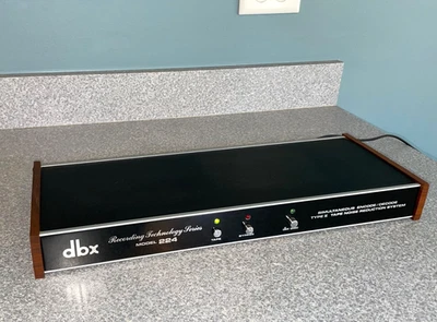 Unidad de reducción de ruido dbx 224 tipo II PROBADA - PRIMERA CATEGORÍA EXCELENTE ESTADO Foto 1 de 4