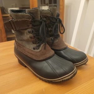 Sorel Damen Winter Fancy Lace II Stiefel - Torfmoos/Grün - Größe 8 - TOP - Bild 1 von 18