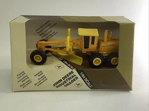 ERTL John Deere Industrial Grader - 1/64 Scale #5540 - Picture 1 of 7