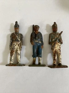 Lot 3 Gusseisen grau um 30’er Jahre antik Spielzeug Soldat 2 Kadetten & Marine Matrosengewehr - Bild 1 von 6