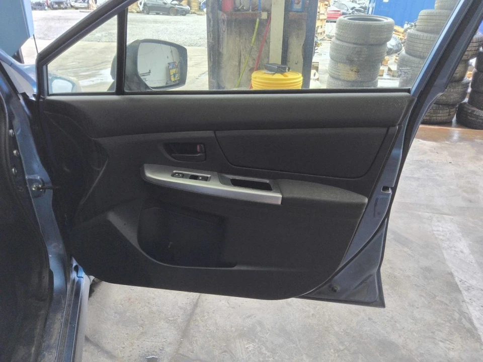 XV CROSSTREK 2015 Front Door Trim Panel 642707 Foto 1 de 1