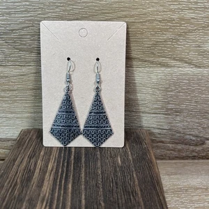 PAPARAZZI - Terra Trendiger Silber Diamant Form Hänger Modeschmuck - Bild 1 von 6