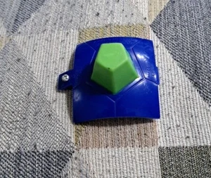 Vintage Ertl Hummelball auswischbares Spielzeug NUR BATTERIETÜRABDECKUNG  - Bild 1 von 3