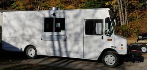 18' Kitchen on wheels - Food Truck - LOADED! All New Equipment