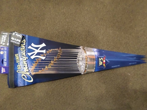 2009 NEW YORK YANKEES 27-TIME WORLD SERIES CHAMPIONS ROLL & GO FELT PENNANT Cover