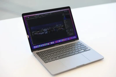 2022 Apple MacBook Pro 13.3" M2 Touch Bar 10C GPU 8GB RAM 256GB/512 SSD OPEN BOX - Image 1 of 4