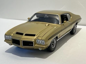 1:18 GMP 1972 Pontiac GTO in oro - Foto 1 di 23