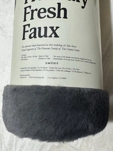 UnHide For Love Not Fur NWT Lil’ Marshmallow Throw Blanket Charcoal 50" x 60" - Picture 1 of 2