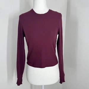 Pullover acanalado granate manga larga Outdoor Voices para mujer talla pequeña cuello redondo - Imagen 1 de 10