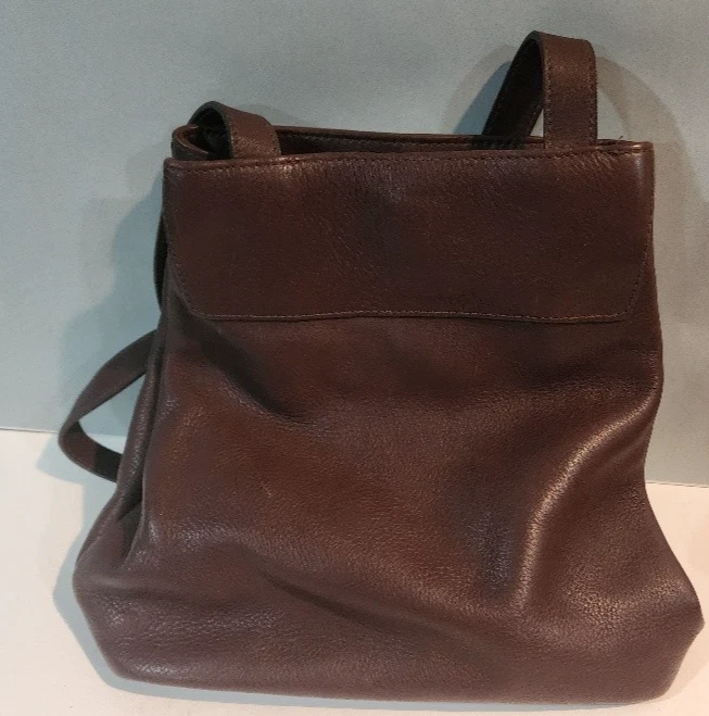 Bolso de hombro de cuero marrón Liz Claiborne con múltiples compartimentos Foto 1 de 4